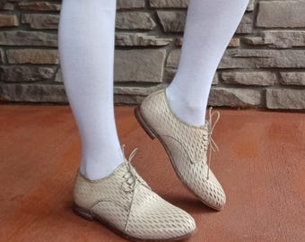 Woman's oxford tie shoes low heel sylish retro vintage 30s look made in Italy by MOMA all leather size 36.5 stage costume or street wear