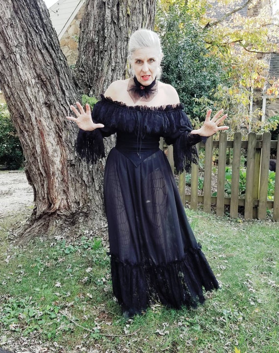 black lace peasant dress 1970s Black Cotton Lace-Trimmed Mexican Peasant Dress
