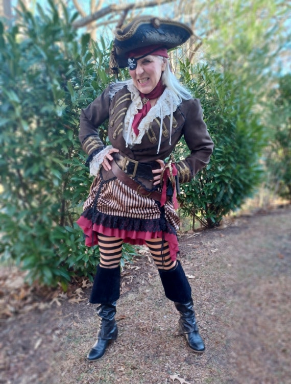 WOMAN PIRATEアップリケ フーデッドブルゾン WOMAN PIRATEアップリケ フーデッドブルゾンを使った人気ファッション