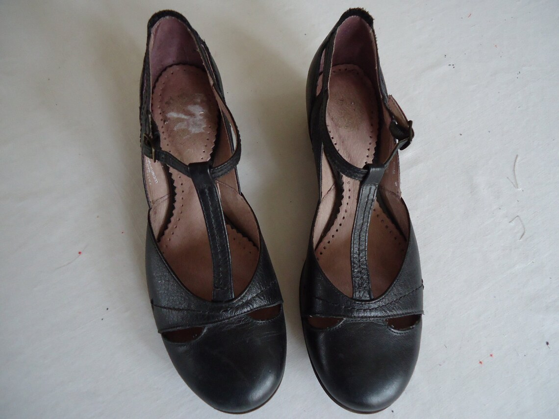 Black leather feminine vintage tstrap shoes by Clark's Etsy