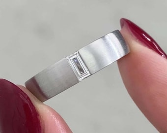 Anillo de hombre con diamante cultivado en laboratorio talla baguette, anillo con engaste al ras de diamante CVD, anillo de oro macizo de 14 quilates, anillo de compromiso de diamante ecológico