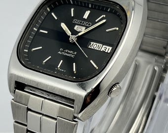 Reloj de pulsera automático vintage Seiko 5 TV para hombre, con día y fecha, esfera analógica, fabricado en Japón.