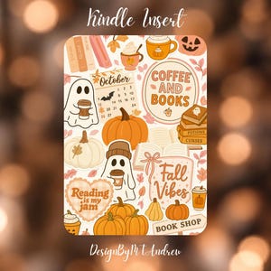 Könnte beinhalten: Ein rechteckiger Kindle-Einsatz mit einer Collage aus herbstlichen Illustrationen, darunter Geister, Kürbisse, Bücher, Kaffeetassen und ein Oktober-Kalender. Der Text umfasst "Coffee and Books", "Fall Vibes", "Reading is my jam" und "Book Shop".