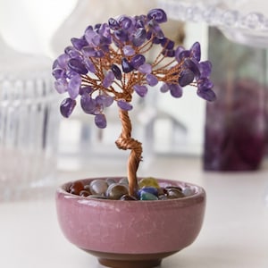Natürlicher Amethyst-Kristallbaum des Lebens, handgemachtes Kupferdraht-Reiki-Dekor, heilender Edelstein-Bonsai, spirituelles Haus-Verzierungsgeschenk