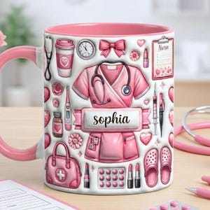 Personlig sjuksköterskemugg med accent, rosa kaffemugg med eget namn, personlig sjuksköterskepresent, läkares medicinska present