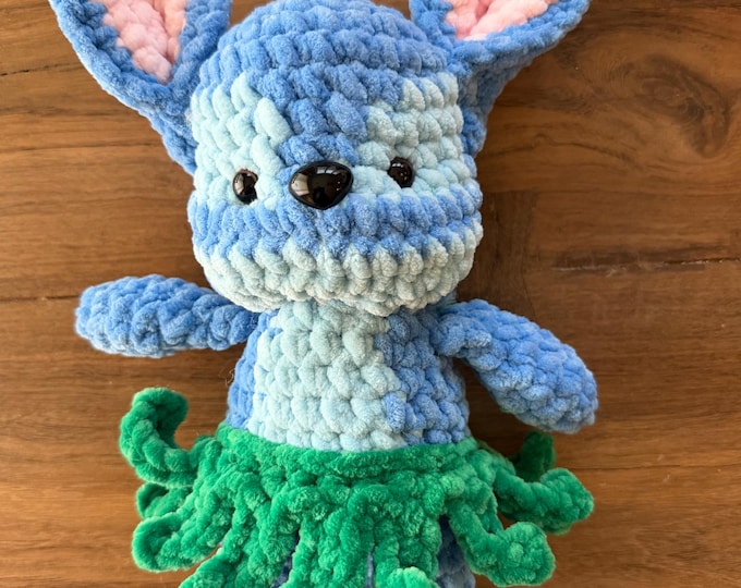 Crochet Blue Alien Inspired Plush Amigurumi Plush, blue alien plush, ohana lover gift, tropical alien plush, Handmade Gift
