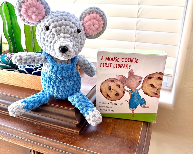 Crochet Mouse That Wants A Cookie Amigurumi Plush, storybook plush, classic book character, childrens book plush, Handmade Gift