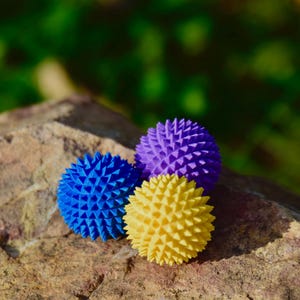 Fidget Ball Trio – Diskreta taggiga bollar för stress, ångest och inre rastlöshet | Akupressurbollar