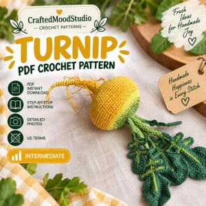 Può includere: Una rapa all'uncinetto con un bulbo giallo e verde e foglie verde scuro. Il testo include CraftedMoodStudio, TURNIP PDF CROCHET PATTERN, PDF INSTANT DOWNLOAD, STEP-BY-STEP INSTRUCTIONS, DETAILED PHOTOS, US TERMS, INTERMEDIATE e Handmade Happiness in Every Stitch.