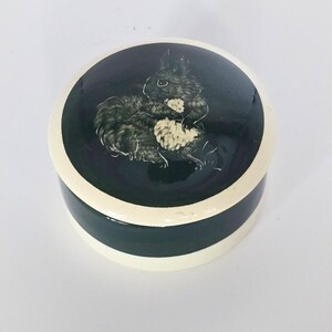 Vintage Beddgelert Snowdonia Pottery Squirrel Trinket Box – Welsh Studio Pottery