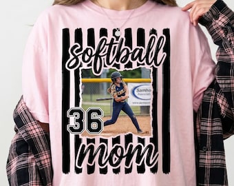 Comfort Colors® Personalisiertes Softball Mom Photo Shirt mit Spielernummer, Benutzerdefiniertes Spieltag T-Shirt, Sport Mom Shirt, Muttertags Baseball Geschenk