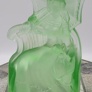 Walther Sohne Satin Green Uranium Marina Lady With Parasol Float Bowl Top