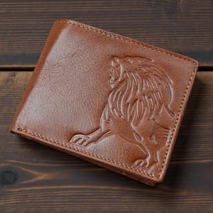 Carteira masculina de couro com estampa de leão, porta-cartões dobrável, carteira Leo, presente para padrinhos, presente de Dia dos Namorados para homens com caixa de presente.