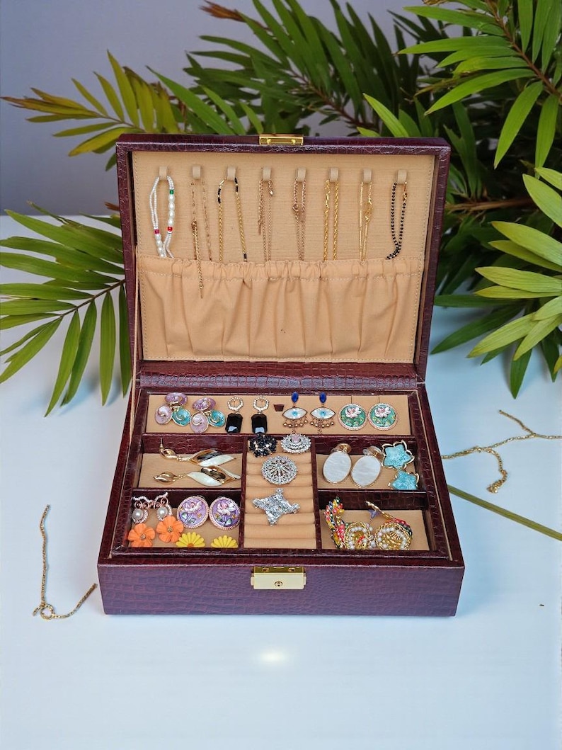 Genuine Leather Jewelry Box Organizer for Women and Men | Luxury Crocodile Texture Jewelry Storage Case | Travel & Vanity Jewelry Box Gift image 1