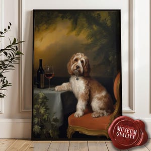 Op de afbeelding: Een ingelijst kunstwerk toont een hond aan een tafel met een fles wijn en een glas. De hond, met bruin en wit haar, rust met een poot op de tafel. Het kunstwerk heeft een vintage esthetiek, met een rood zegel met de tekst "MUSEUM QUALITY".