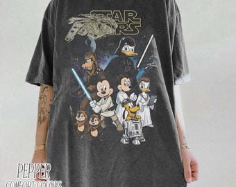 Camiseta retro de Star Wars de Disneyland, camiseta Jedi de Mickey y sus amigos, atuendo para vacaciones familiares, camiseta con estampado de dibujos animados de ciencia ficción, regalo para fans de Disneyworld.