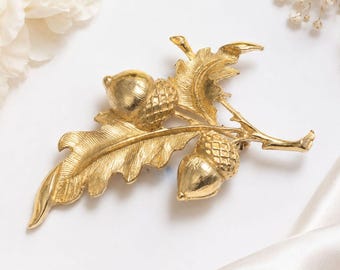 Vintage Gold Tone Acorn Cluster Oak Leaf Nature Brooch Pin