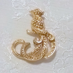 Vintage Gold Tone Bird of Paradise Figural Brooch Pin