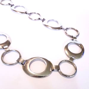 Vintage Silver Tone Chain Oval Belt Vintage Silver Tone Textured Oval Medallion Concho Belt Oval  main image 3