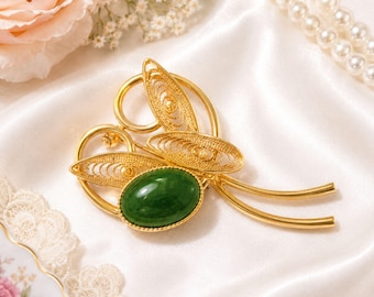 Vintage Green Jade Stone Gold Tone Cannetille Leaves Flower Brooch Pin