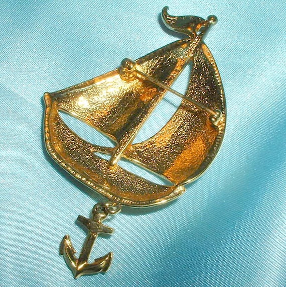 Vintage Avon Gold Tone Enameled Patriotic Sailboa… - image 4