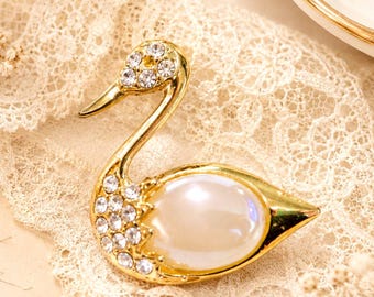 Vintage Gold Tone Rhinestone and Cabochon Swan Figural Brooch