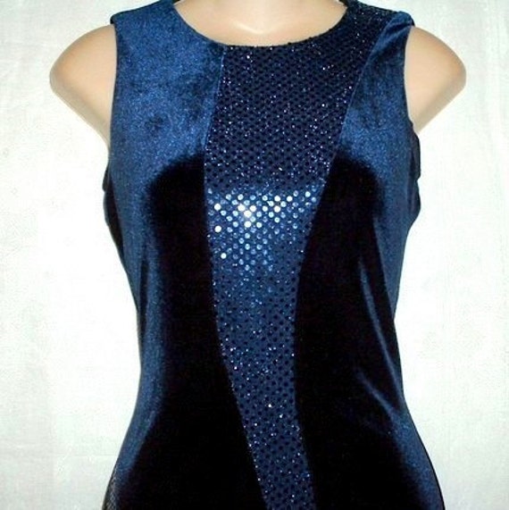 Vintage Betsy and Adam Glimmering Navy Velour Gown Si… - Gem