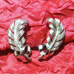 Vintage Mid Century Silver Tone Feather Screw Back Earrings