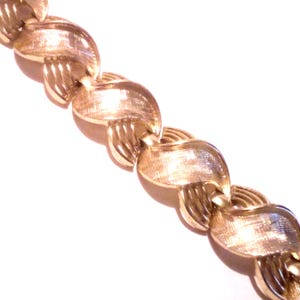 Vintage Lisner Gold Tone Specialty Chunky Link Bracelet