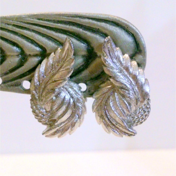 Vintage Monet Silver Tone Leaf Design Clip Earrings