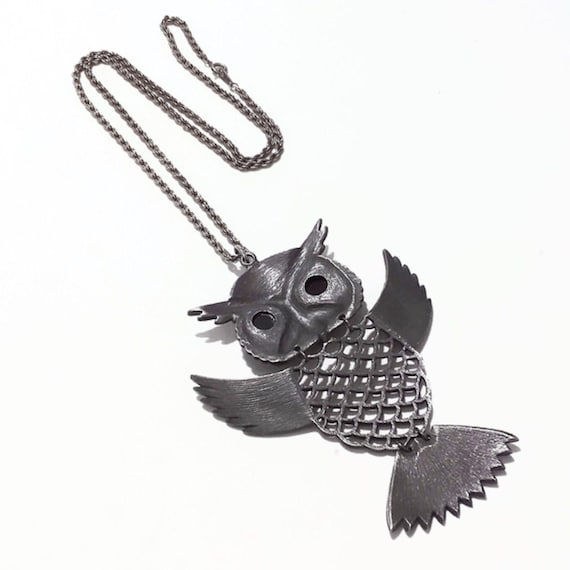 Ciondolo in ematite forato - Collana con pietre preziose | Grotta di Ciondolo in ematite forato - Collana con pietre preziose | Grotta di
