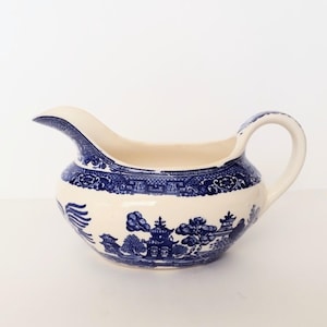 Vintage Blue Willow Design Ceramic Gravy Boat