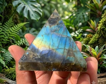 Natural Labradorite Pyramid | Flashy Blue Healing Crystal, Meditation Decor