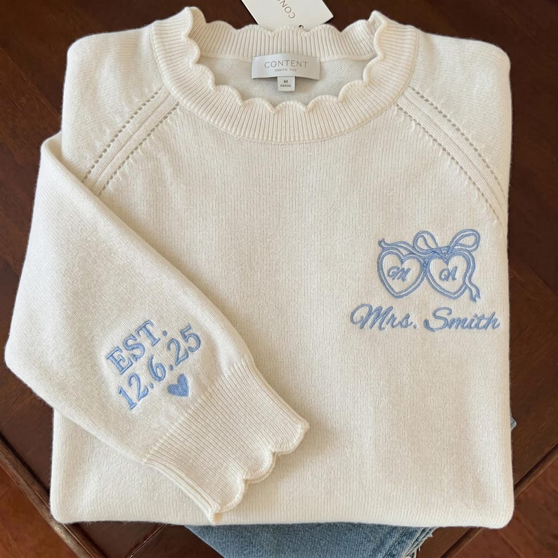 Personalized Bride Sweater, Embroidered Future Mrs. Sweatshirt, Custom Bride to Be Crewneck, Engagement Gift, Last Name Bride Scallop Shirt bild 1