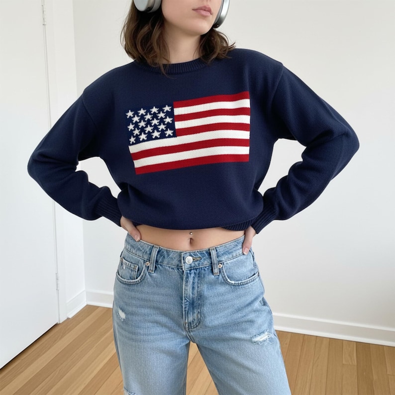 Long Sleeve American Flag Sweater, Patriotic USA Knit Top for Women, Elegant 4th of July Outfit, Star and Stripes Crewneck Sweater bild 4