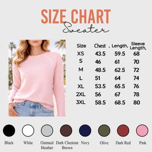 Peut inclure: Un pull rose &agrave; ourlet festonn&eacute; est pr&eacute;sent&eacute; &agrave; c&ocirc;t&eacute; d'un tableau des tailles. Le tableau indique les mesures de la poitrine, de la longueur et de la longueur des manches en cm pour les tailles XS &agrave; 3XL. Les couleurs disponibles incluent le noir, le blanc et le rose.