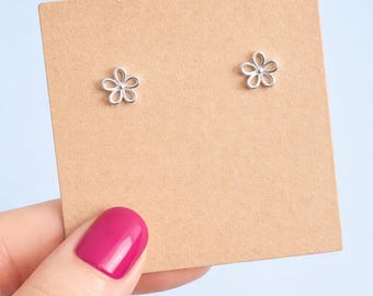 Pendientes de flor de plata de ley 925 / Pendientes florales minimalistas de 6 mm / Joyas para el día a día / Bolsa de regalo