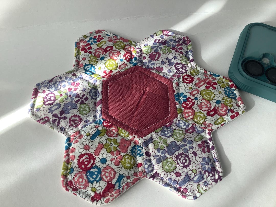 Hexagon Mug Rug. - Etsy