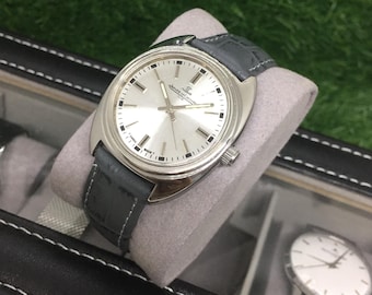 Vintage Jaeger LeCoultre Club : Silver Dial. Hand-Winding, Gray Leather Strap, Wrist Watch