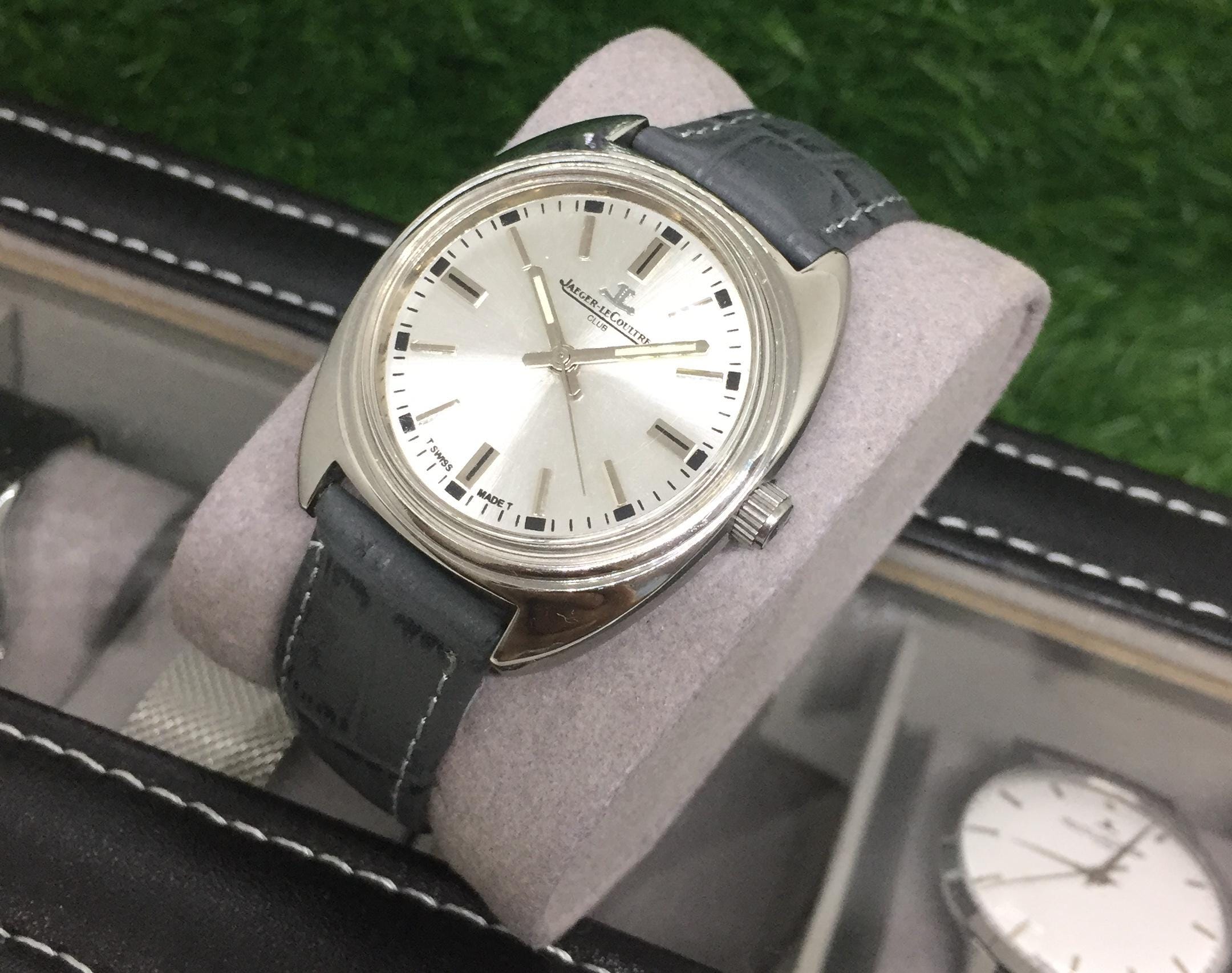 ヴィンテージ ジャガー・ルクルト クラブ：シルバー文字盤、手巻き