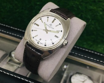 Vintage Jaeger LeCoultre Club : White Dial. Hand-Winding, Brown Leather Strap, Wrist Watch
