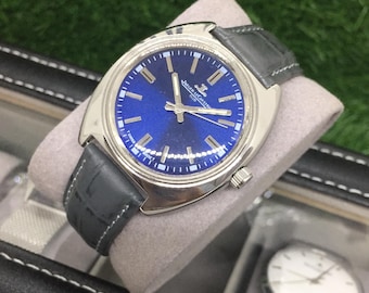 Vintage Jaeger LeCoultre Club : Blue Dial. Hand-Winding, Gray Leather Strap, Wrist Watch