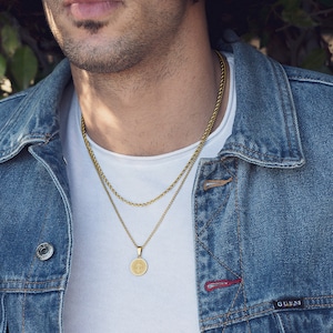 Juego de collar con medalla de San Benito de acero inoxidable para hombre - Chapado en oro de 14 k sobre acero inoxidable - Juego de regalo de collar para hombre - Medalla religiosa