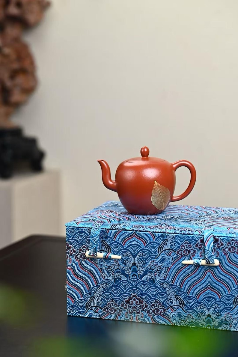 YIXINGTeapotStudio Beauty Shoulder Teapot