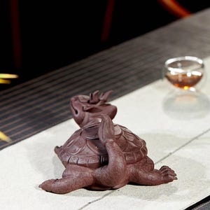 Fyra gudomliga bestar: Xuanwu, premium tedjur av lila lera bild 5