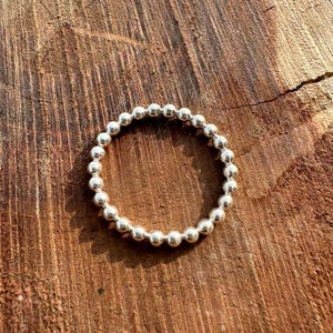 925 Sterling Silver Ring med pärlor – Minimalistisk, tidlös, stapelbar design