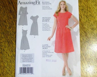 SEXY Retro Style Princess Seamed Dress w/ Pleated A-Line Skirt - All Sizes (10 - 18) - UNCUT ff Sewing Pattern Simplicity 1914