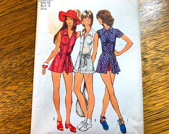 Vintage 1970s Mini Tennis Dress and High Waisted Short Shorts - Size 14 (Bust 36") - VINTAGE Sewing Pattern Simplicity 5013