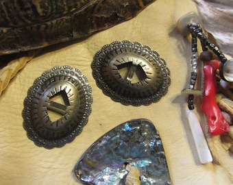 Tiny OVAL Conchos / Western EARRING Findings - 10 pcs - Antique Brass - Native American / Western Craft Supply