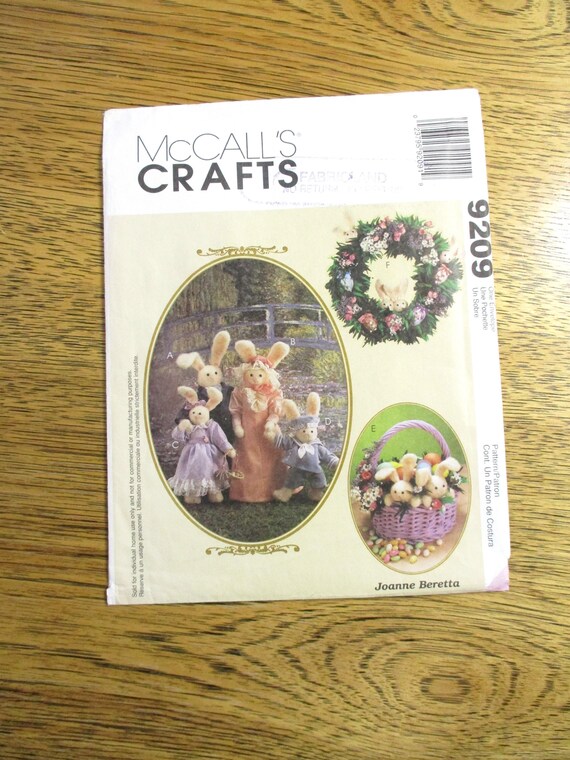 McCall/'s 9209 18/" Bunny Family Wreath Pattern RARE NEW
